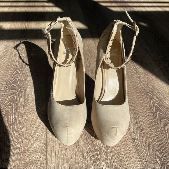 Shiek Platform Heels with ankle strap Tan 10 - Picture 3 of 6